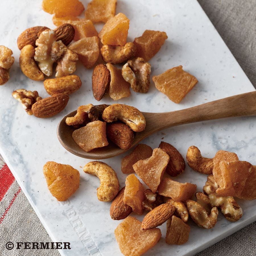 りんごで作ったお酒のおつまみ　あおもり林檎と3種のナッツ（シナモン＆ジンジャー）まごころ農場