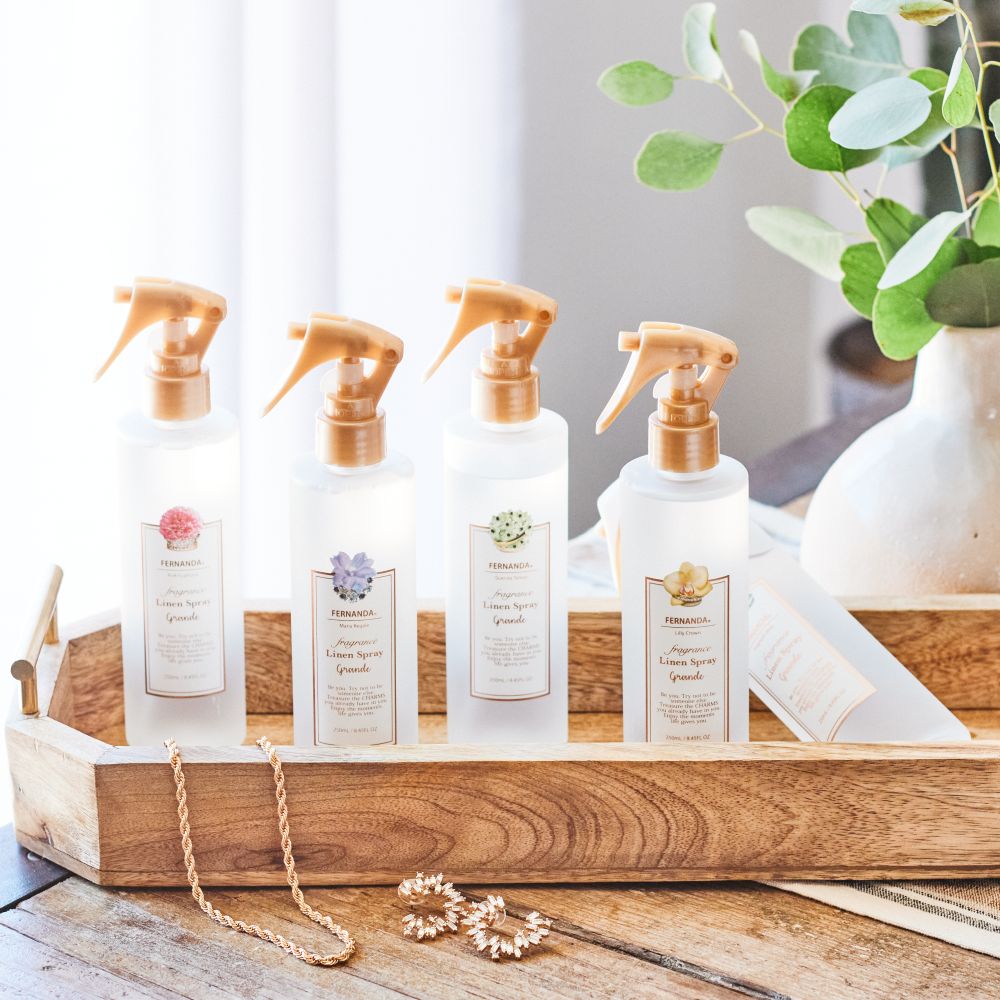 フレグランスリネンスプレーグランデ(リリークラウン)/Fragrance Linen Spray Grande(Lilly Crown)