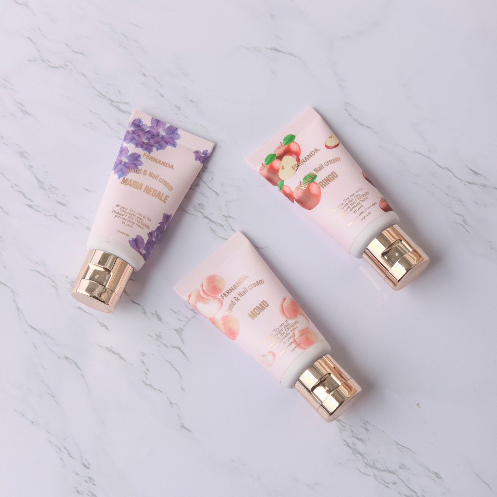 ミニハンド&ネイルクリームセット（モモ・マリアリゲル・リンゴ）/Mini Hand & Nail Cream Set (Momo・Maria Regale・Ringo)