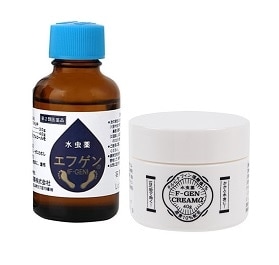 最初に水虫薬エフゲンを塗って、その後に水虫薬エフゲンクリームαを塗布して下さい。