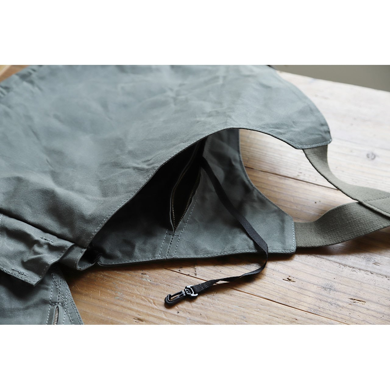 BOL WAXED CANVAS VEST（アフターグロー）