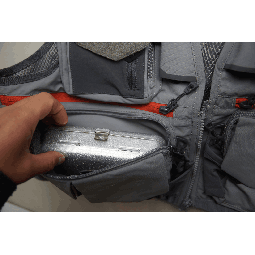 Guide Vest（シムス） | SIMMS(シムス) | Fishing Gear Monochrome