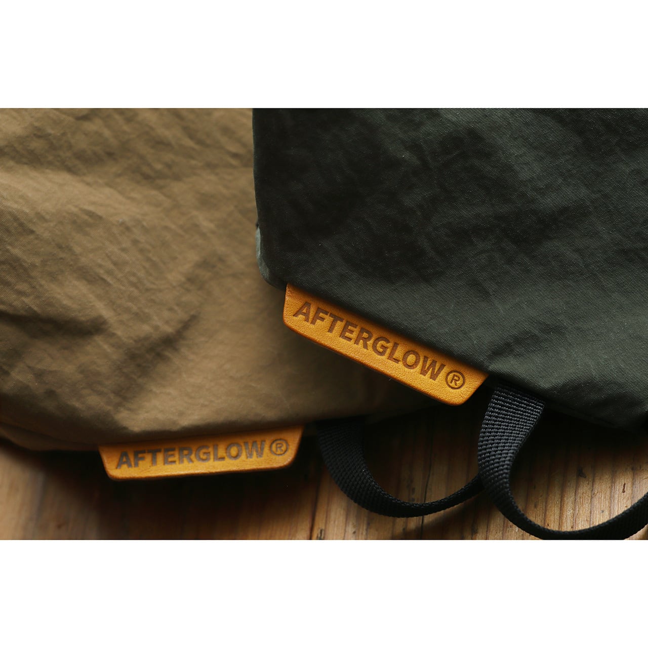 COL POUCH SMALL KONBU（アフターグロー）