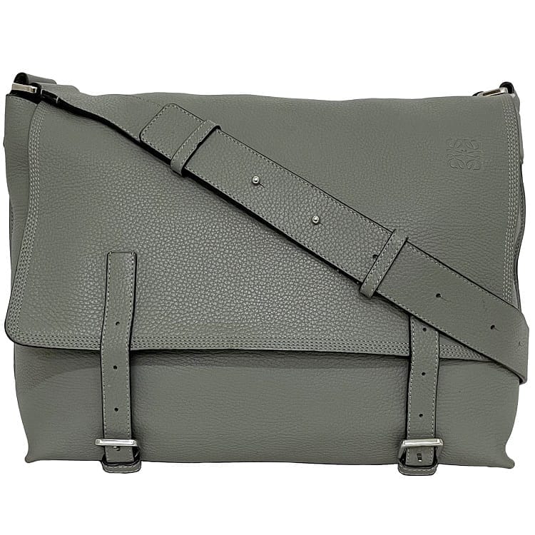 ロエベ ショルダーバッグ ミリタリー メッセンジャーバッグ f-23273 グレー 316 41 N64 美品 レザー 中古 609190 LOEWE アナグラム 灰色 ロゴ 刻印 クロスボディ フラップ 大容量 グレインレザー レディース メンズ 書類 a4 ブランド 本物 鑑定済み ロエベ ショルダーバッグ ミリタリー メッセンジャーバッグ f-23273