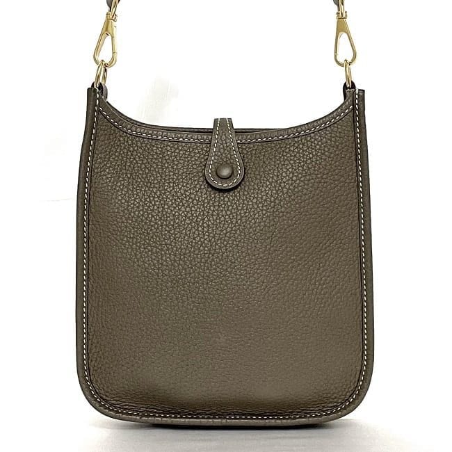 エルメス ショルダーバッグ エヴリン TPM ベージュ エトゥープ f-19942 美品 ミニ ポシェット レザー トリヨンクレマンス 中古 Ｚ刻印 HERMES パンチング ロゴ ミニバッグ 斜め掛け 2021年 ネイビーストラップ 本革 パンチングロゴ ブランド 本物 鑑定済み エルメス ショルダーバッグ エヴリン TPM ベージュ エトゥープ f-19942