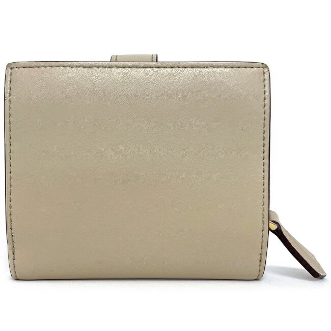 フェンディ 二つ折り 財布 ベージュ ピンク ゴールド 8M0386 SWD コンパクト レザー 中古 FENDI ミニ ウォレット スタッズ  シンプル ホック ファスナー 小銭入れ有 ワンポイント 定番 人気 レディース 女性 無地 クリーム | ブランド財布,その他ブランド | フリマハイ  