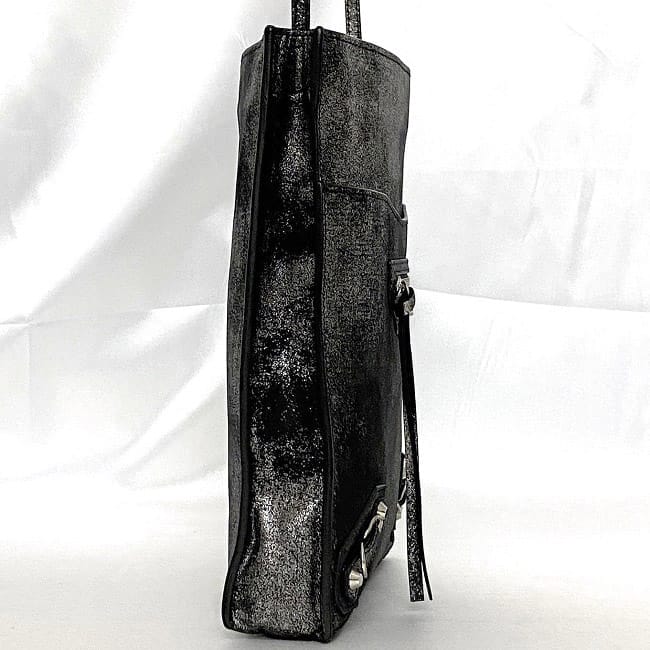 バレンシアガ ショルダーバッグ ec-22390 メタリック シルバー ミルキーウェイ 255405 美品 レザー 中古 1000 515859 BALENCIAGA ヴィンテージ 黒 ポシェット クロスボディ 軽い ラメ レディース メンズ シンプル 定番 人気 ブランド 本物 鑑定済み バレンシアガ ショルダーバッグ ec-22390 メタリック シルバー