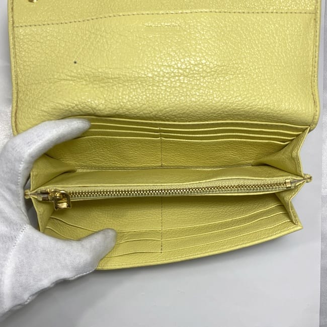 ミュウミュウ 二つ折り 長財布 ec-22260 イエロー 財布 レザー 中古