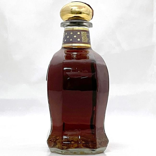 クラウンロイヤル リミテッド エディション ウイスキー 未開封 未開栓 内容量 750ml アルコール度数 40度 酒 CROWN  LIMITED EDITION CANADIAN WHISKY オールドボトル プレゼントにも クラウンロイヤル リミテッド エディション ウイスキー 未開封