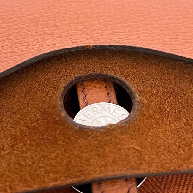 エルメス セミショルダーバッグ コロラド PM オレンジ 美品 レザー キャンバス 中古 □I 刻印 2005年製 HERMES 肩掛け ショルダーバッグ ワンショルダー フラップ シンプル 革 レディース 定番 人気 女性 ヴィンテージ エルメス セミショルダーバッグ コロラド PM オレンジ 美品 レザー