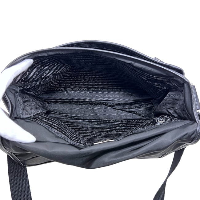 プラダ ショルダーバッグ ブラック NERO テスート V166 美品 ナイロン