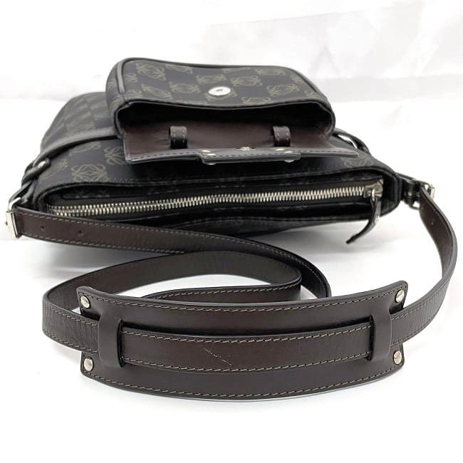 こじこじ【未使用級】ロエベ　ショルダーバッグ　レザー　PVC リピートアナ LOEWE ロエベ アナグラム ショルダーバッグ PVC レザー グレー