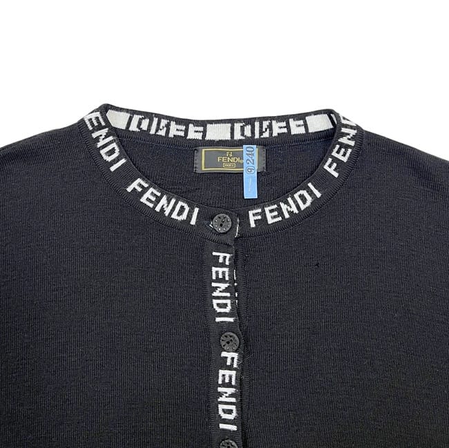 【美品】フェンディ ニット/カーディガン 刺繍ロゴ ブラック イタリア製 フェンディ カーディガン ブラック 美品 クリーニング済み ウール 80