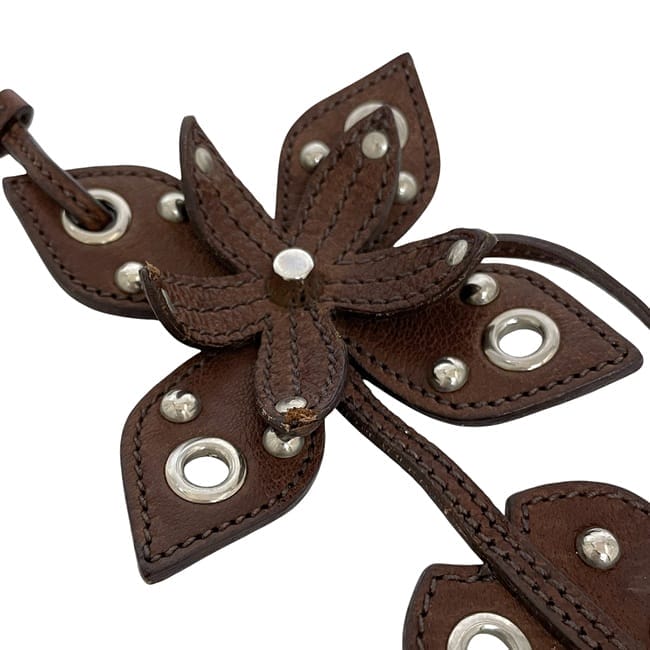 ミュウミュウ チャーム ec-24114 ブラウン 美品 レザー 中古 miu miu  