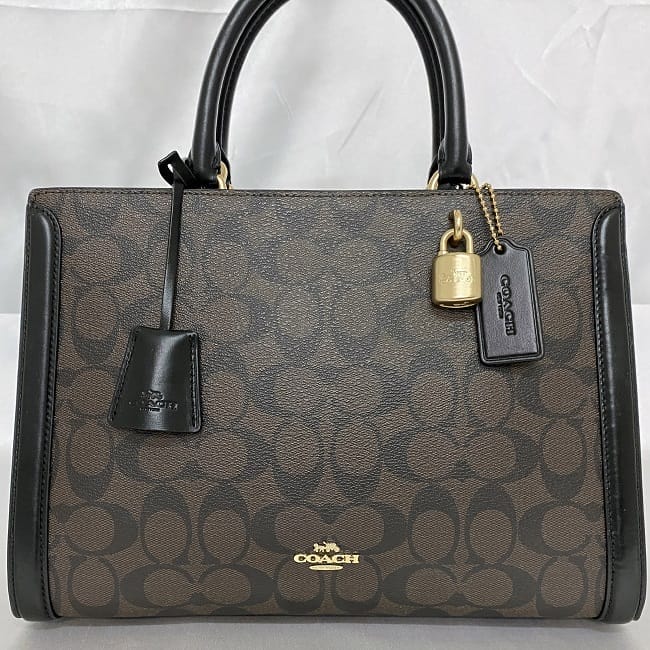 コーチ ２way バッグ ec-22590 ブラウン ブラック シグネチャー F69075 美品 PVC レザー 中古 COACH ショルダーバッグ ハンドバッグ 自立 チャーム付 ロゴ トートバッグ 茶色 黒 人気 定番 お洒落 上品 高級感 シンプル エレガント ブランド 本物 鑑定済み コーチ 2way バッグ ec-22590 ブラウン ブラック シグネチャー F69075