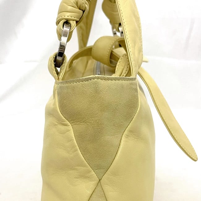 ロエベ ハンドバッグ ec-23567 イエロー アナグラム 美品 レザー スエード 中古 050311 LOEWE ソフトレザー ヴィンテージ ミニバッグ シンプル ロゴ ワンポイント 黄色 革 レディース トートバッグ リボン ファスナー 本革 ブランド 本物 鑑定済み ロエベ ハンドバッグ ec-23567 イエロー アナグラム 美品 レザー