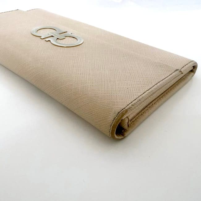 新品同様‼️サルバトーレフェラガモ　財布　二つ折り　長財布　ガンチーニ サルバトーレ フェラガモ Salvatore Ferragamo 財布 二つ折り