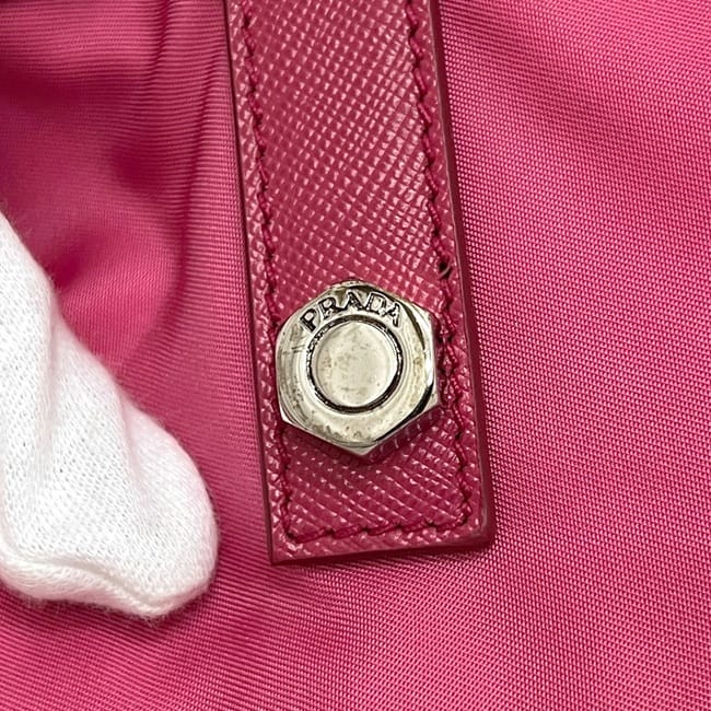 プラダ トートバッグ ピンク テスート B4605C 美品 ナイロン サフィアーノ レザー 中古 110 PRADA 軽い 大容量 肩掛け スネイク ストーン スタッズ メンズ レディース 男女兼用 定番 人気 書類 カジュアル 普段使い プラダ トートバッグ ピンク テスート B4605C 美品 ナイロン