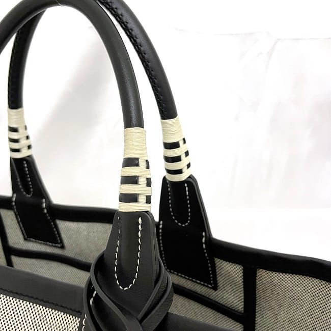 エルメス トートバッグ スティープル 25 グレー ブラック - f-20324 美品 ハンドバッグ キャンバス レザー トワルアッシュ スイフト 中古 U刻印 HERMES 自立 チャーム付き 軽い 大容量 上品 人気 高級感 箱付き 箱有 エレガント お洒落 ブランド 本物 鑑定済み エルメス トートバッグ スティープル 25 グレー ブラック - f-20324 美