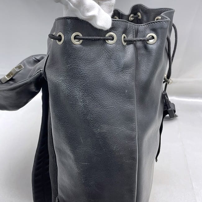 美品 PRADA リュック 巾着 ナイロン レザー ブラック ギャランティ付き PRADA プラダ リュック 巾着 ナイロン サフィアーノレザー