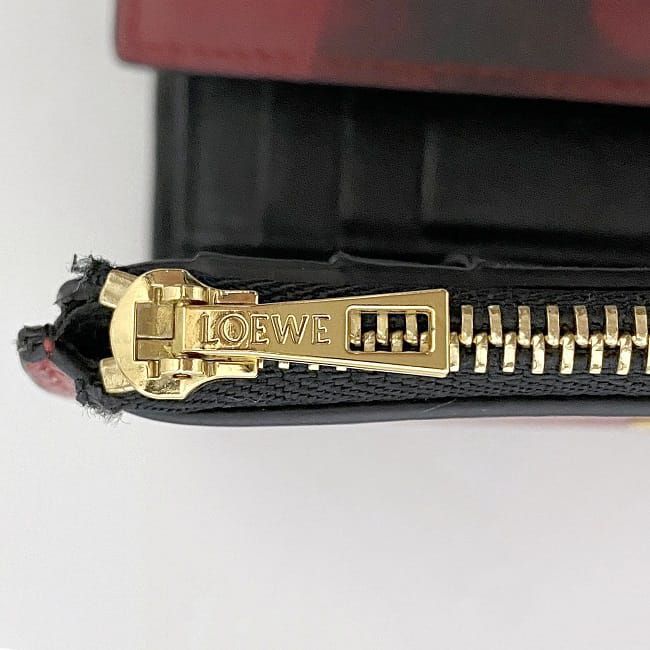 ロエベ 三つ折り 財布 f-22164 レッド ジブリ 千と千尋の神隠し