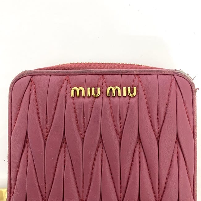 ミュウミュウ 二つ折り 財布 ec-22651 ピンク マテラッセ コンパクト