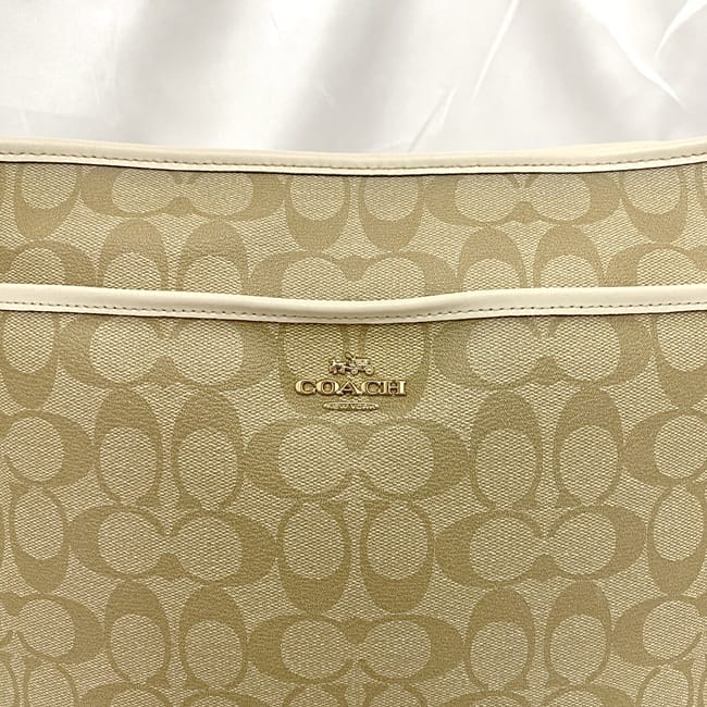 【美品】最終値下げ⭐️定価10万円 COACH かごバック ベージュ 大容量 コーチ ショルダーバッグ ec-22330 ベージュ ホワイト シグネチャー