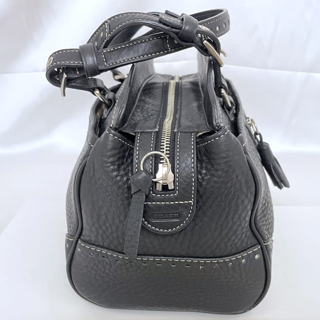 極美品 COACH コーチ ハンドバッグ レザー ブラック　タッセル 極美品 COACH コーチ ハンドバッグ レザー ブラック タッセル