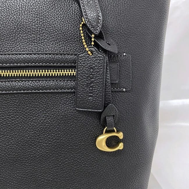✨️未使用 COACH スタッズ レザー トートバッグ チャーム付き ブラック コーチ トートバッグ ブラック ブティックライン CC395 未使用