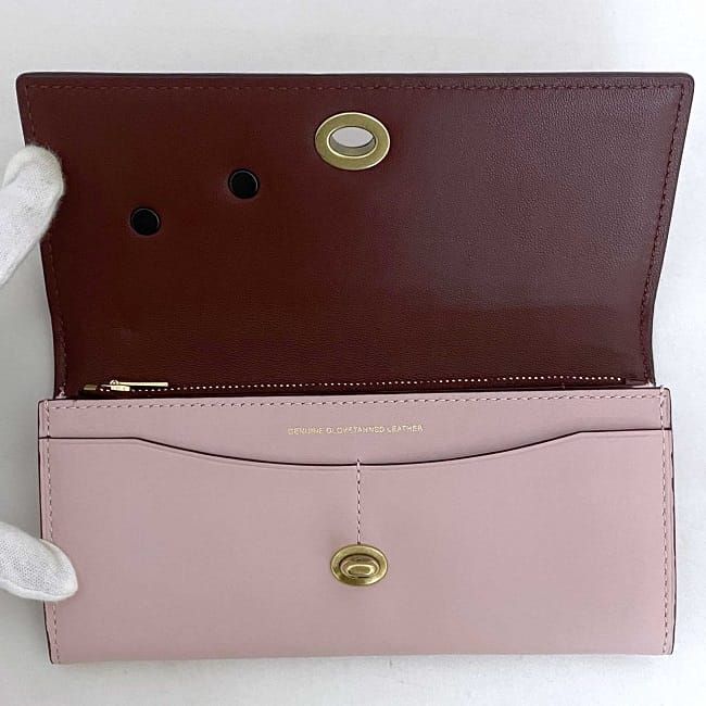 コーチ 二つ折り 長財布 ピンク ブラック ゴールド 12134 美品 フラップ グラブタン レザー 中古 COACH ターンロック 花 スタッズ 定番 人気 女性 レディース 箱付き シンプル お洒落 革 フラワー 黒 エレガント 高級感 ゴールド金具 ブランド 本物 鑑定済み コーチ 二つ折り 長財布 ピンク ブラック ゴールド 12134 美品