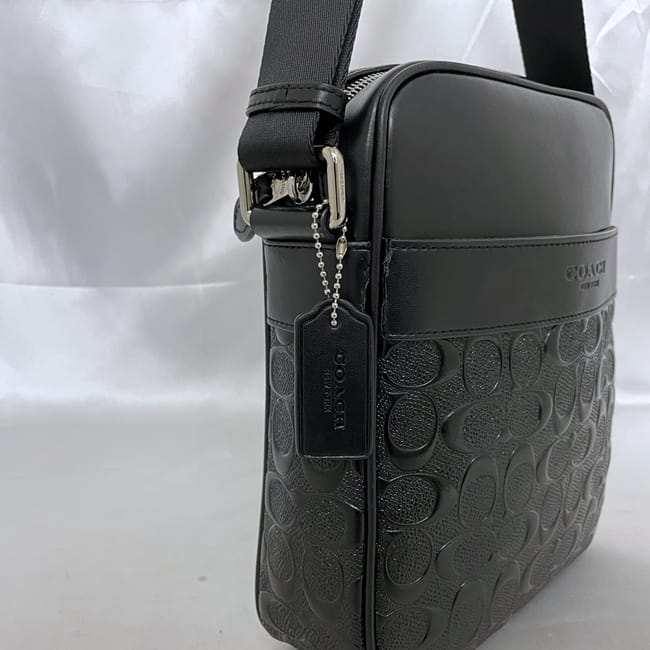 極美品 コーチ ショルダーバッグ クロスボディ シグネチャー PVC レザー 黒 極美品 COACH コーチ ボディバッグ ショルダーバッグ バッグ PVC
