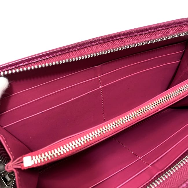 新品同様‼️ ロエベ　LOEWE 財布　長財布　アマソナ　ラウンドファスナー ロエベ ラウンドファスナー 長財布 ショッキングピンク ピンク