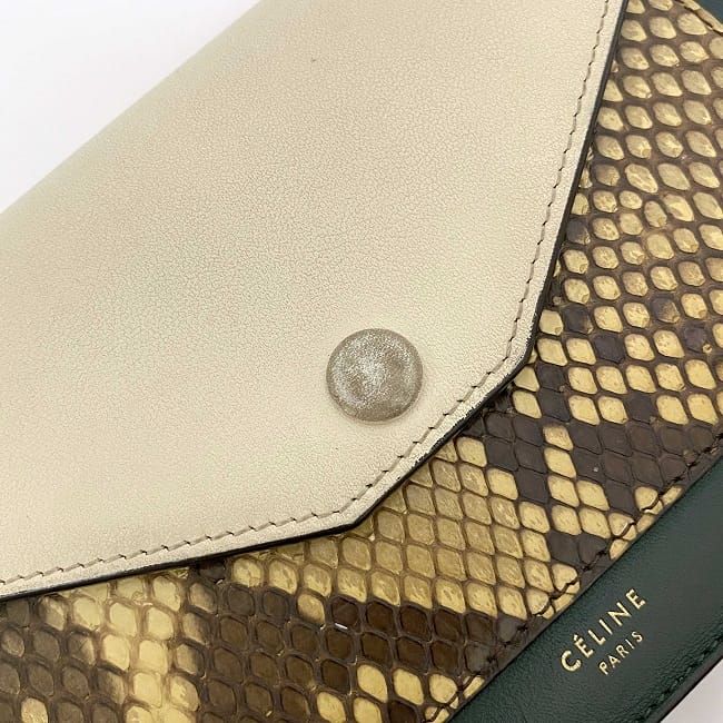 【超激レア 美品】セリーヌ　トライフォールデッド　マルチファンクション　長財布 セリーヌ 二つ折り 長財布 グリーン ホワイト 蛇柄 美品 トライ