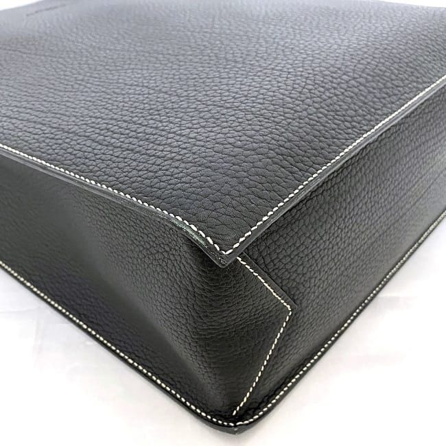 エルメス トートバッグ ルーシー ＧＭ ブラック f-20525 美品 縦長 レザー 中古 □Ｃ刻印 HERMES ヴィンテージ シンプル ステッチ 自立 a4 書類 ビジネス 大容量 無地 定番 人気 男女兼用 男性 女性 トート 鞄 高級感 上品 通勤 通学 ブランド 本物 鑑定済み エルメス トートバッグ ルーシー GM ブラック f-20525 美品 縦長