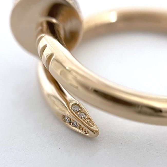 リッチ&シックに見せる【Cartier】リング トリニティ リング