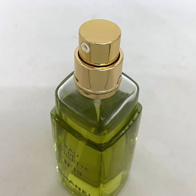 シャネル 香水 NO19 オードトワレ 開封済み 中古 CHANEL 100ml