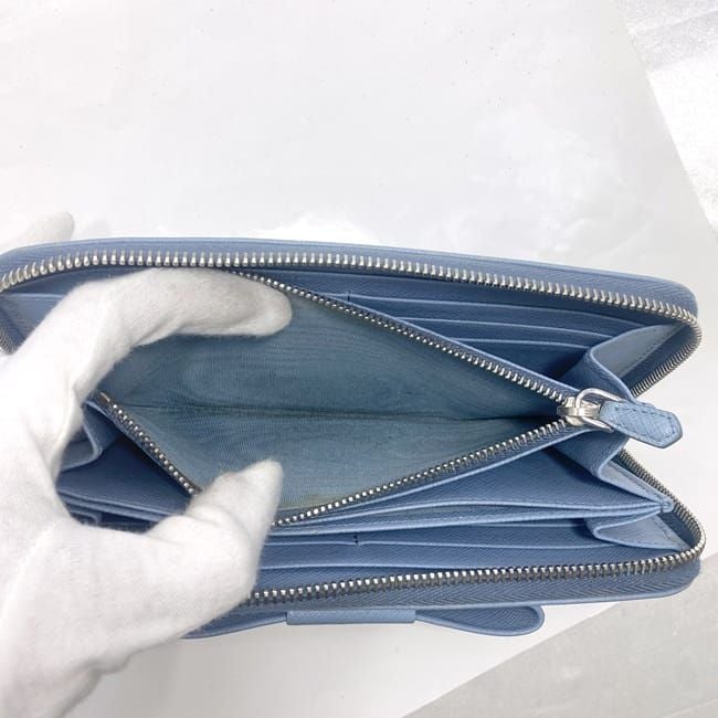PRADA ブラック 長財布 ラウンドファスナー レザー PRADA 長財布 ラウンドファスナー レザー 黒 ゴールド金具