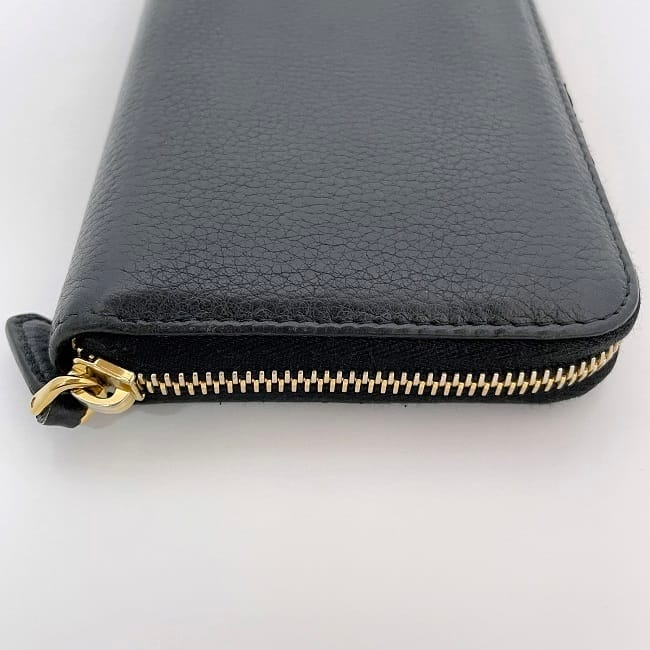 PRADA 長財布　ブラック　レザー　ラウンドジップ　ロゴマーク PRADA 長財布 ブラック レザー ラウンドジップ ロゴマーク 楽天
