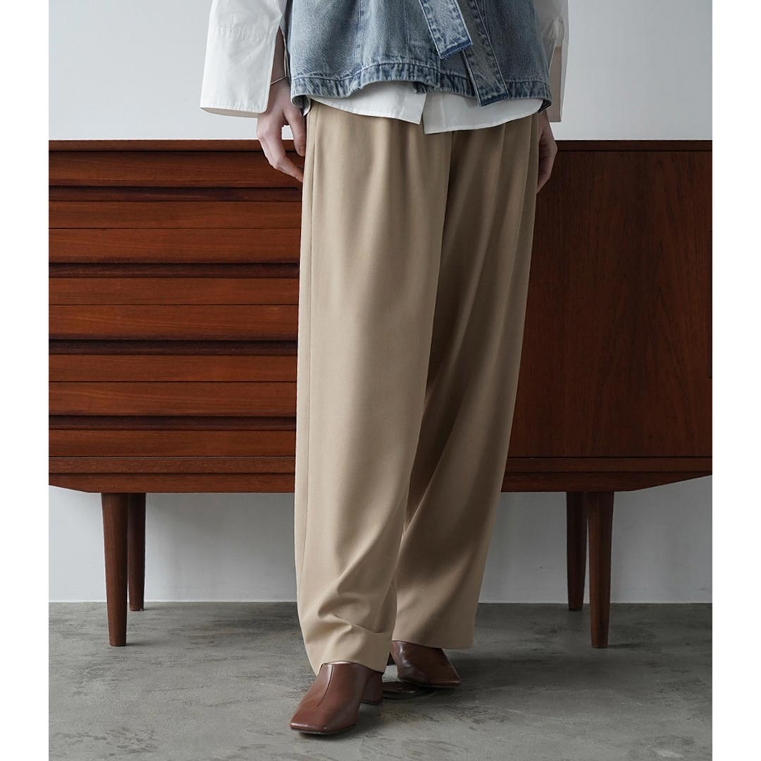 CLANE BASIC TUCK PANTS - 13110-7002-FIGURE ONLINE