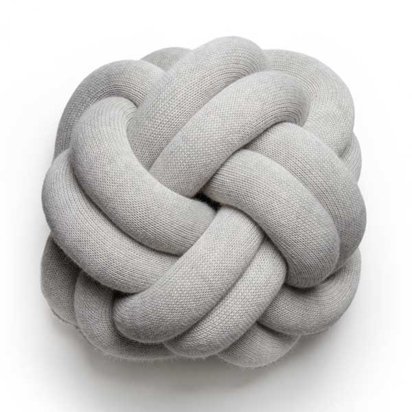 Knot Cushion(�Υåȥ��å�����30cm �ۥ磻�ȥ��졼  DESIGN HOUSE stockholm(�ǥ�����ϥ��� ���ȥå��ۥ��)
