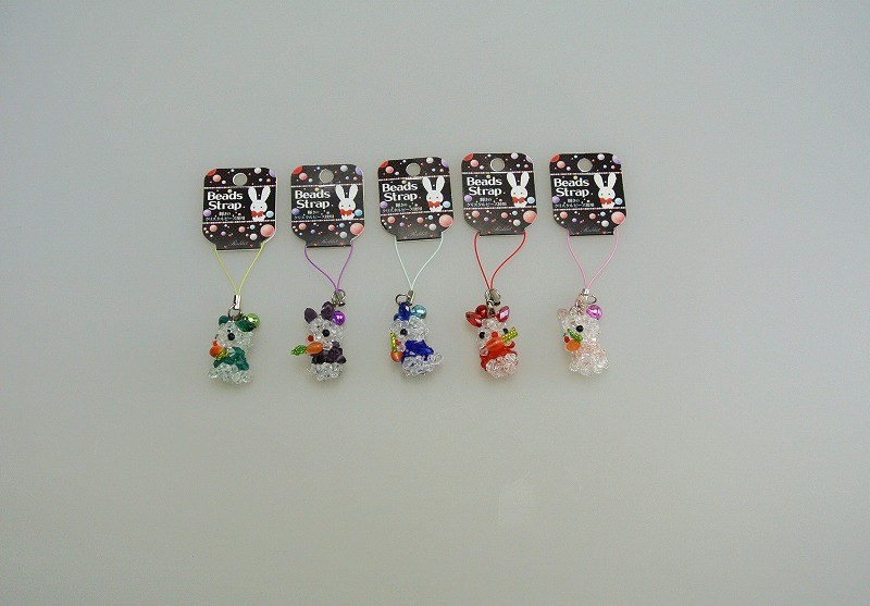 クリスタルビーズ うさぎストラップ 5色アソート （604-695） | 世界の