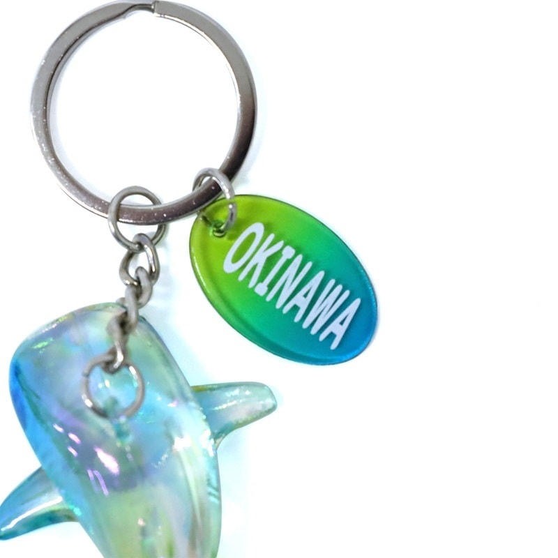 キラキラマリンキーホルダー 沖縄 ジンベエザメ 3色アソート No.603
