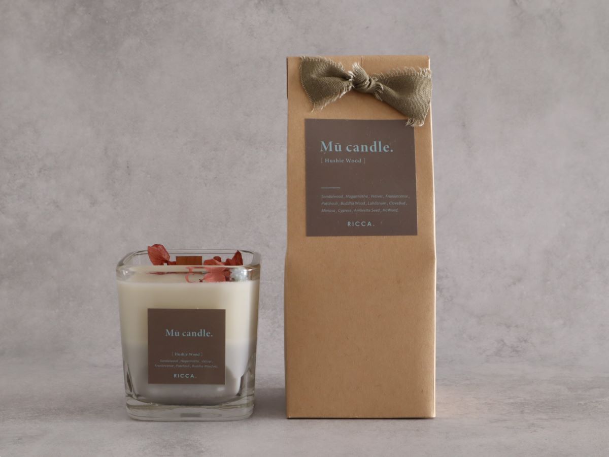 ボタニカルアロマキャンドル　-  ハッシーウッド -