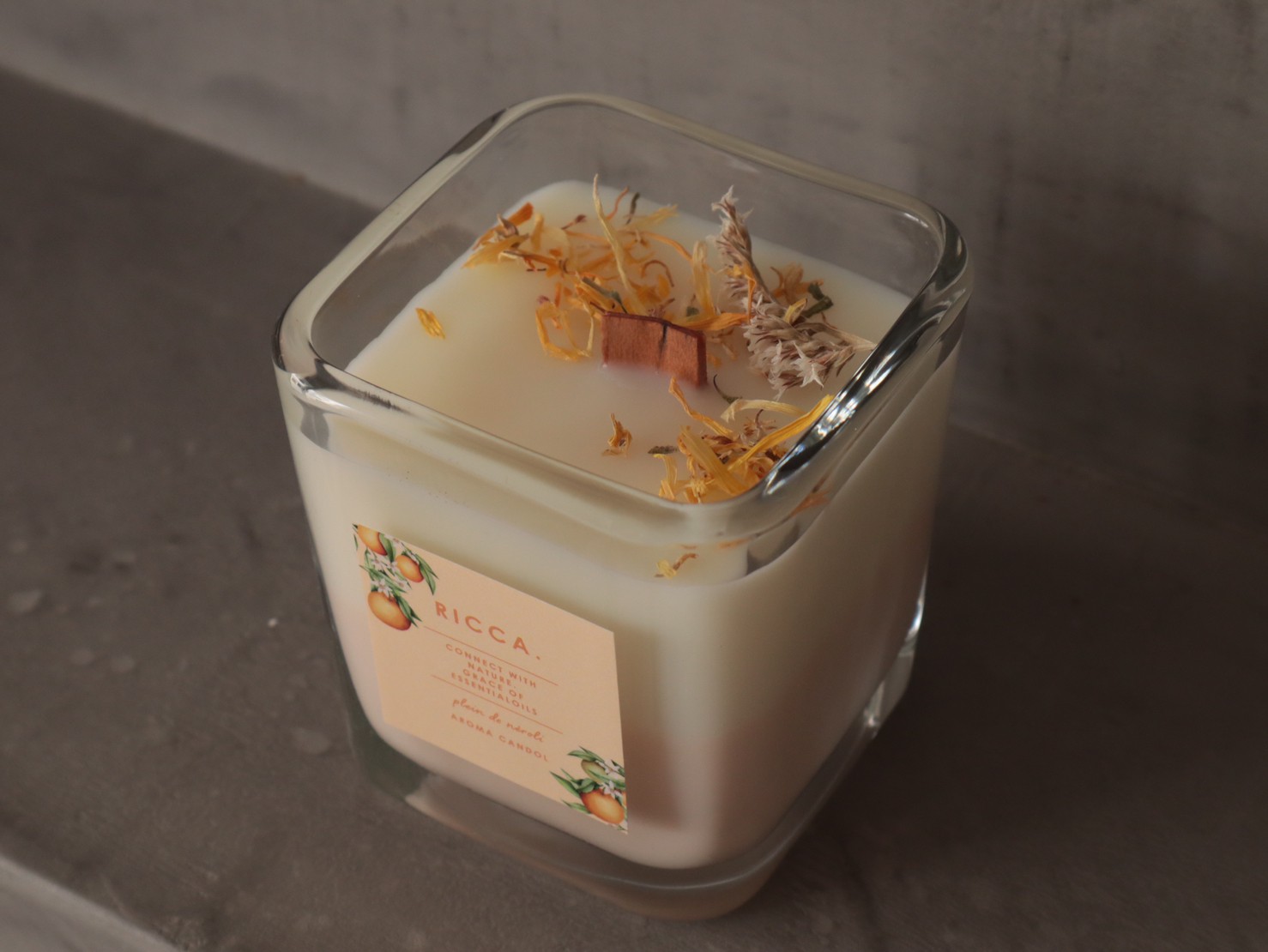 ボタニカルアロマキャンドル- プランドゥネロリ -