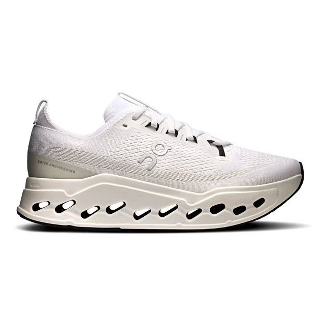 オン　Cloudsurfer 長距離　厚底 オン“最大級クッション”の厚底ランニングシューズ、長距離特化の