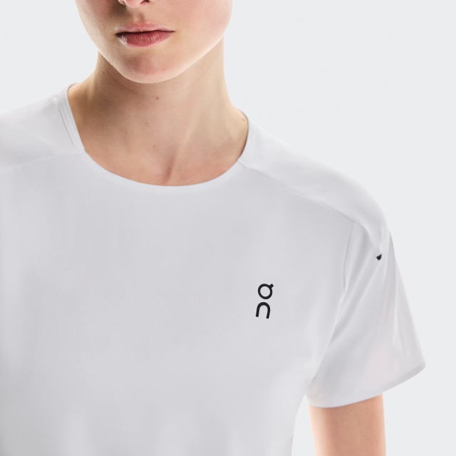 On ���� ���˥� ȾµT����� Performance-T 3 W White/Silver 1WE10312993 ������� ��ǥ����� �ѥե����ޥ�-T Ķ���� �۴�®�� �̵��� �졼�� �ޥ饽�� �ȥ��� �ȥ쥤����˥� ���祮�� �ȥ졼�˥� ���ݡ��� ������쥹