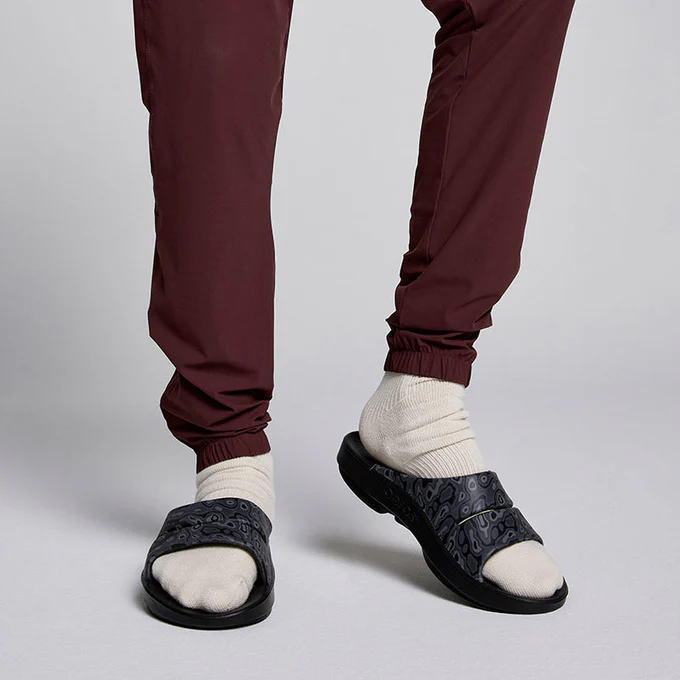 OOFOS �����ե��� �ꥫ�Х꡼������� OOahh Sport �������� ���ݡ��� 5020040 Black Water Camo �׷�ۼ� ���å���� ����������� ���ݡ��ĥ������ ��� ��ǥ����� ��˥��å��� ���˥� �ޥ饽�� �襬 ���ݡ��� �ӡ����� �ӡ���������� ���饤��