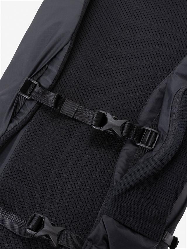 THE NORTH FACE ���Ρ����ե����� ONE MILE 22 NM62460 22L �֥�å� ��˥��å��� ���ޥ���22 ���˥� �Хå��ѥå� ���å� �ǥ��ѥå� ���å����å� �ȥ�å��� �л� �ϥ����� �ȥ�٥� �����ȥɥ�