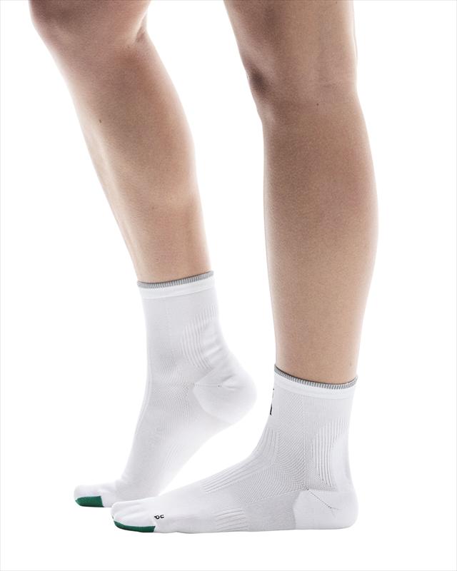 On ���� Elite Run Sock Mid U White/Ivory 2UF10430924 ��˥��å��� ���˥󥰥��å��� ���꡼�� ��� ���å� �ߥå� ������������ ����֤��� Ĺ��Υ��� �̵��� �ۼ�®�� DryTec �ɥ饤�ƥå� �尵���������ݡ��� �졼�� �ȥ졼�˥� �ƥ���� �ޥ饽��