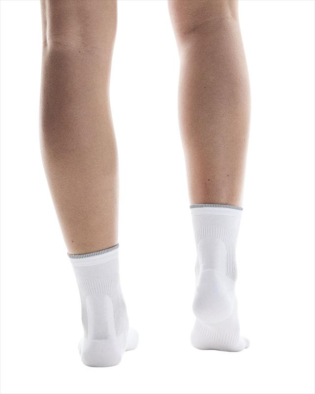 On ���� Elite Run Sock Mid U White/Ivory 2UF10430924 ��˥��å��� ���˥󥰥��å��� ���꡼�� ��� ���å� �ߥå� ������������ ����֤��� Ĺ��Υ��� �̵��� �ۼ�®�� DryTec �ɥ饤�ƥå� �尵���������ݡ��� �졼�� �ȥ졼�˥� �ƥ���� �ޥ饽��